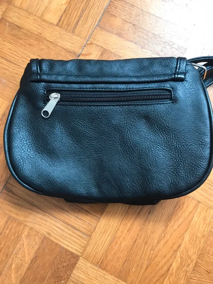 Petit sac noir avec noeud - photo numéro 4