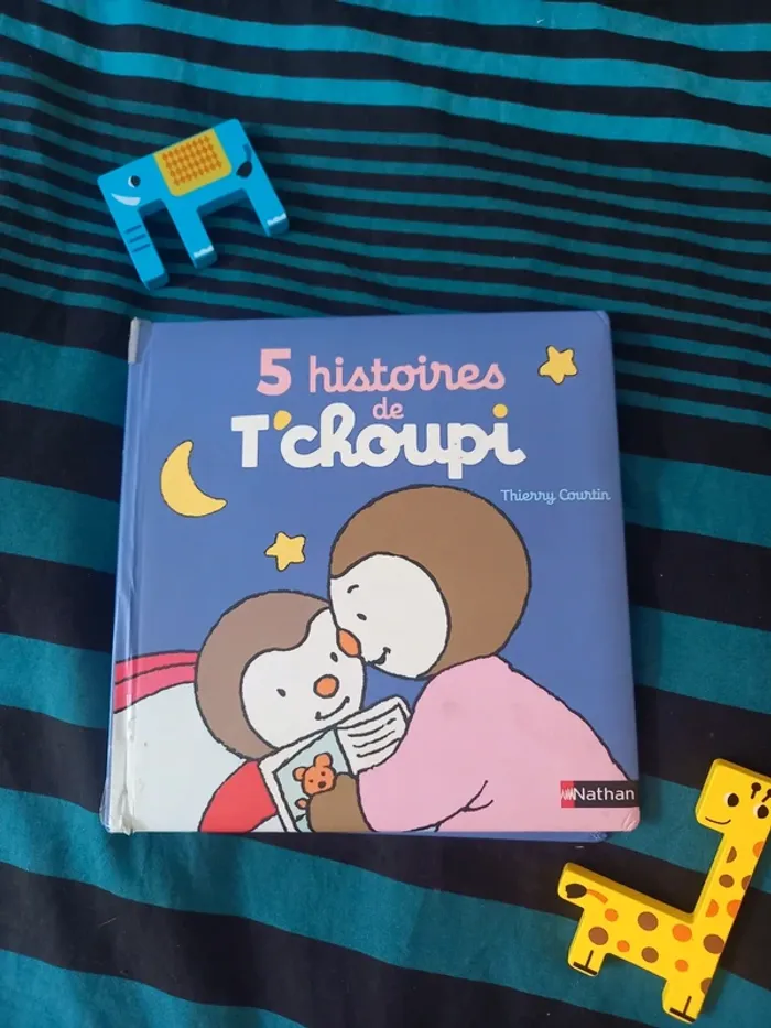 Gros livre T'choupi avec 5 histoires