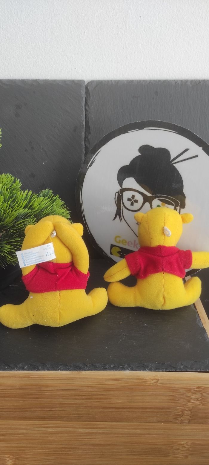 Winny L'ourson The Pooh Ours Hochet Suspendre Peluche Doudou Disney Jaune Rouge - photo numéro 2