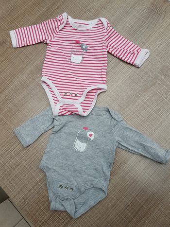 Lot 2 bodys Vertbaudet 1 mois