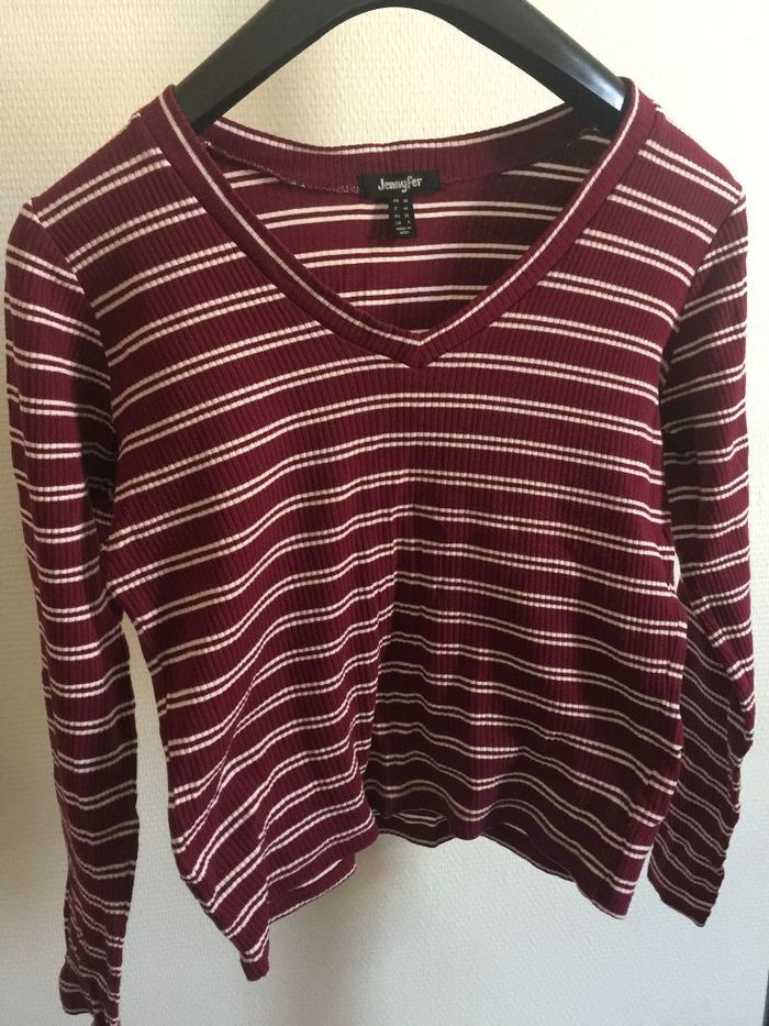Pull court rayée