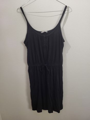 Robe noir a bretelle