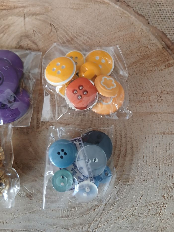 Lot de 4 sachets de boutons - photo numéro 3