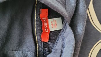 Sweat okaidi 12 ans etroit