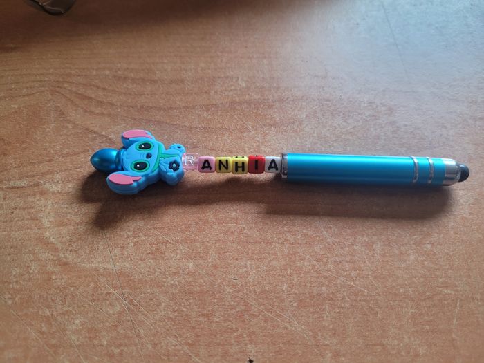 Attache téléphone et stylo - photo numéro 2