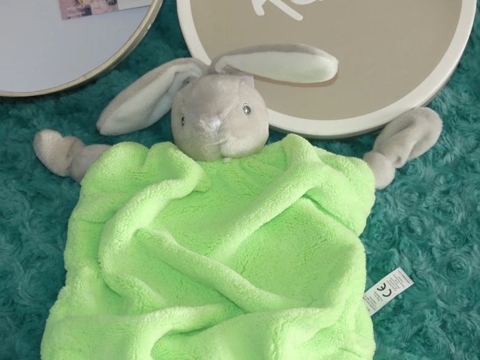 Doudou plat lapin kaloo plume vert fluo 🐰Neuf - photo numéro 2