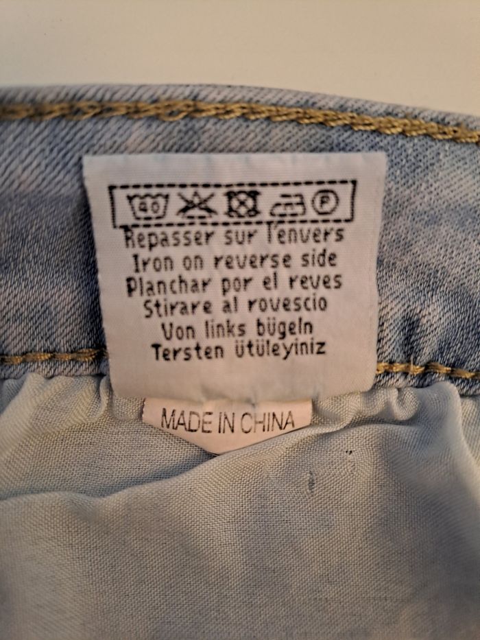 Short en jean avec dentelle - Marque Realty/Denimart - Taille 38 - Parfait état. - photo numéro 8
