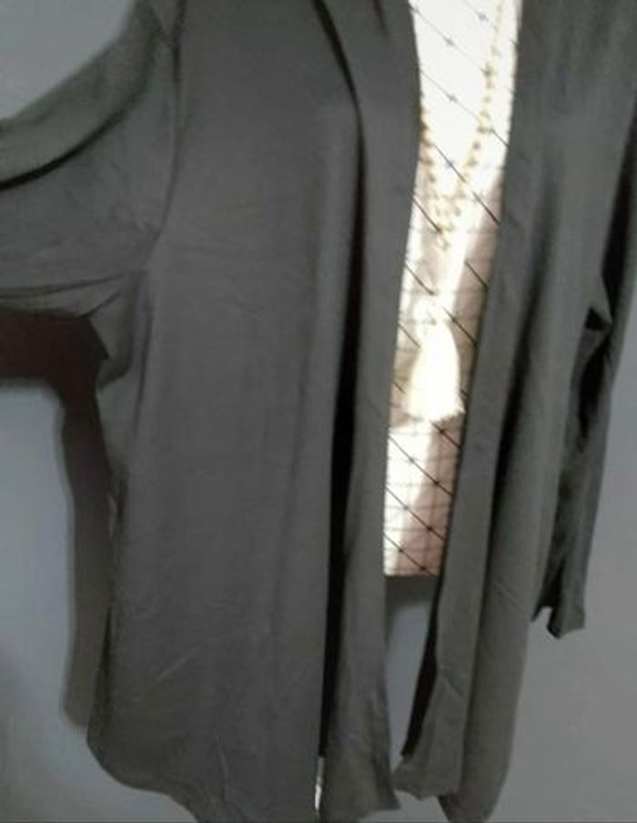 Cardigan Noir Court Grande Taille 54 – Élégant, Léger et Polyvalent 🖤 - photo numéro 5