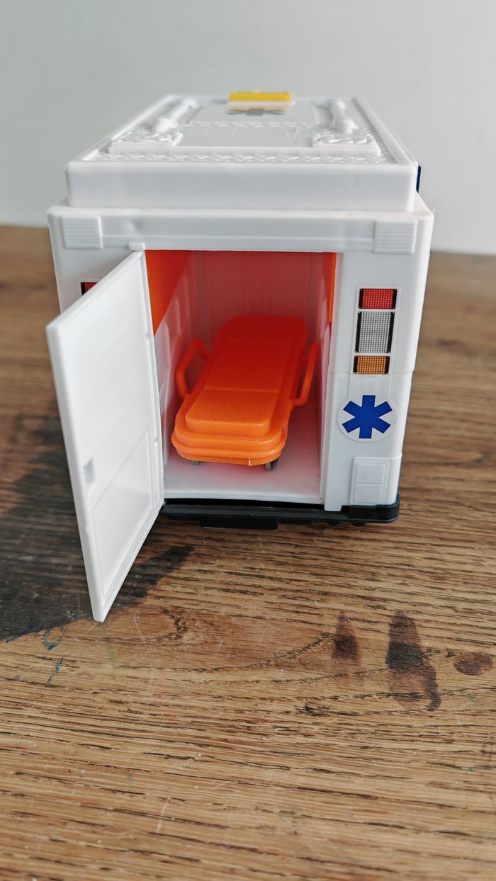 Ambulance - photo numéro 4