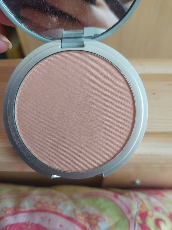 Highlighter Cindy-Lou Manizer The Balm - photo numéro 4