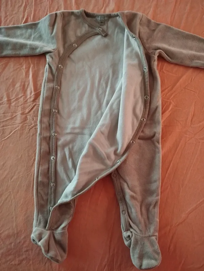 * Pyjama chaud gris taupe La Reine des câlins c'est Maman T6M Grain de blé - photo numéro 2