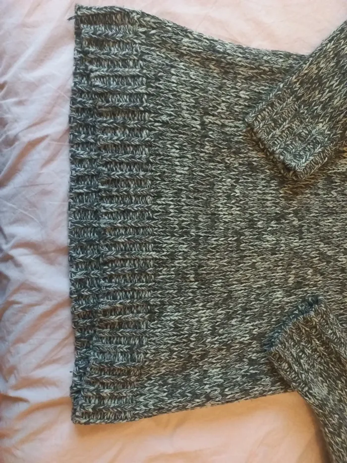 Pull femme silhouette - photo numéro 3