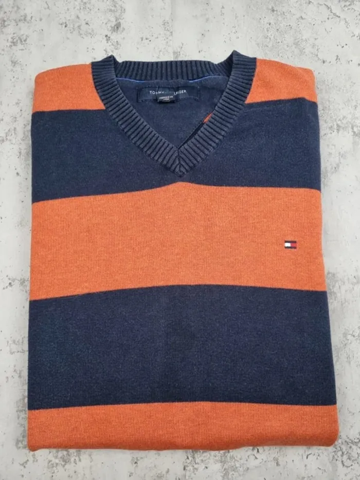 Pull col V rayé Tommy Hilfiger XL Homme – Style vintage chic, très bon état - photo numéro 2