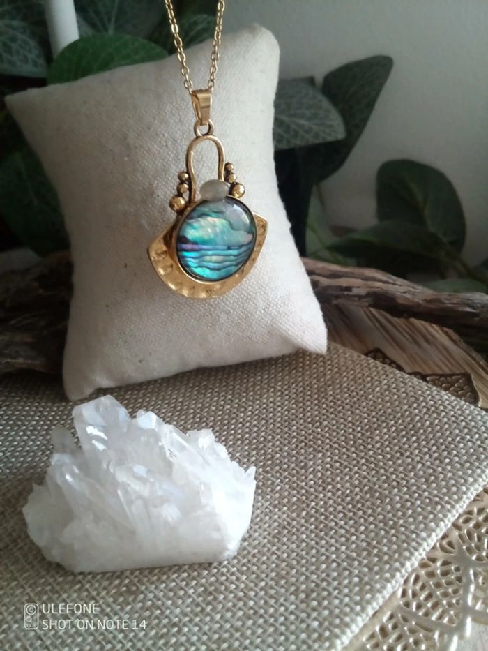 Collier pendentif abalone et labradorite