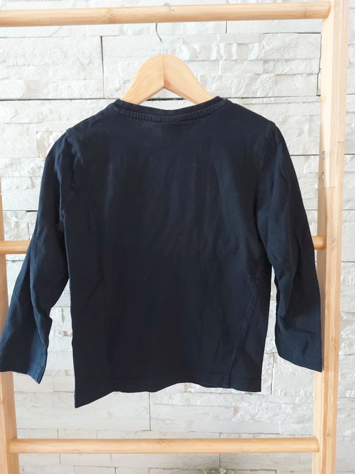 Tee shirt manches longues hugo boss parfait état 5 ans - photo numéro 4