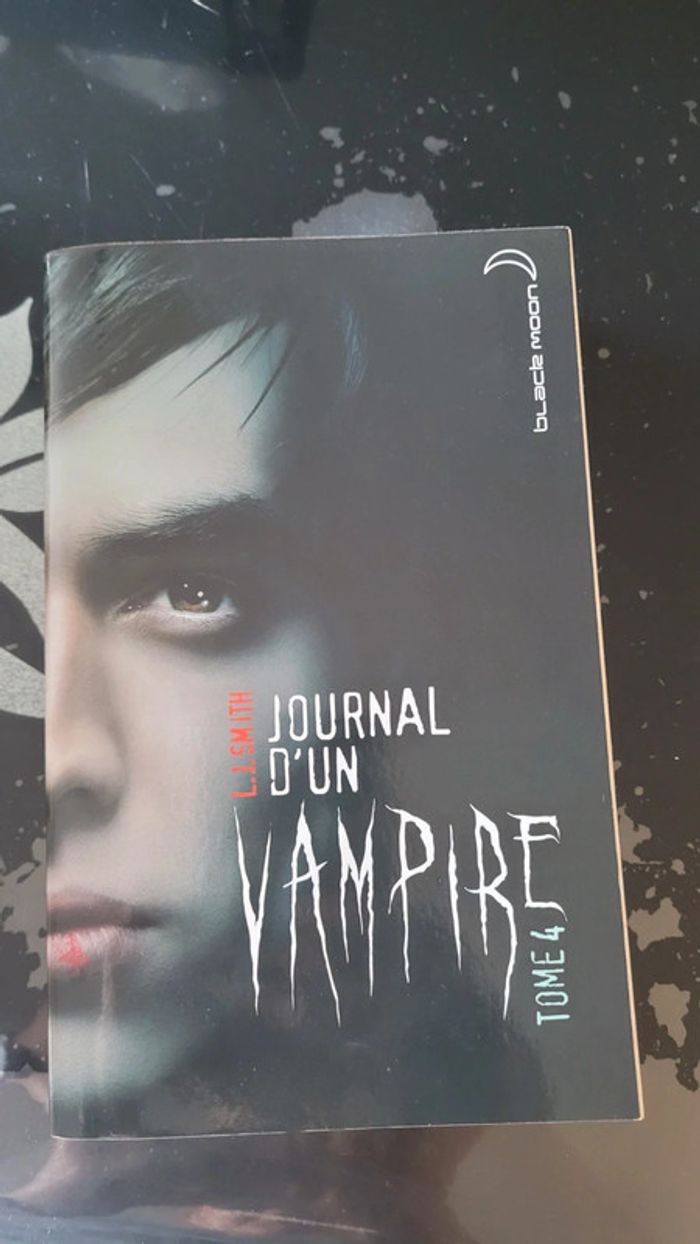 Lot 7 livres Journal d'un vampire - photo numéro 4