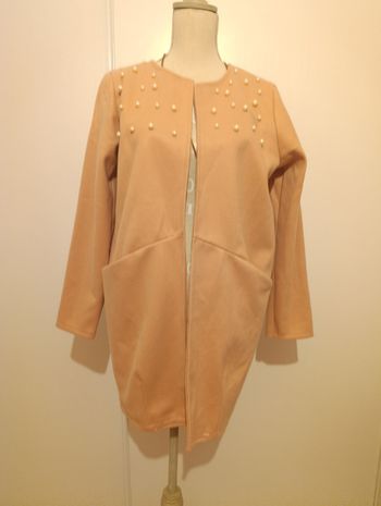 Manteau léger rose poudré décoré de perles – Taille M