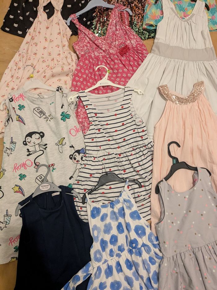 Lot 12 robes taille 8 ans - photo numéro 3