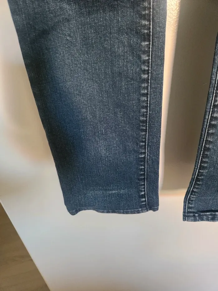 Jean bleu foncé coupe droite Jacque Riu taille 40 - photo numéro 3