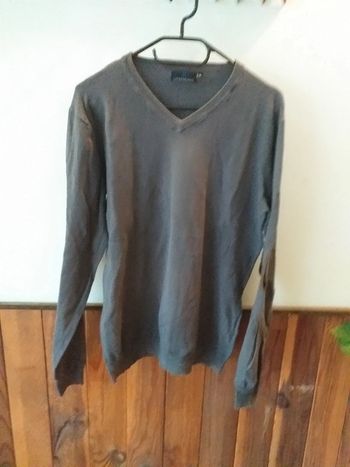 Pull gris col V