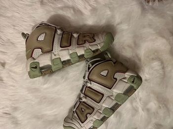 Uptempo light bone Alligator