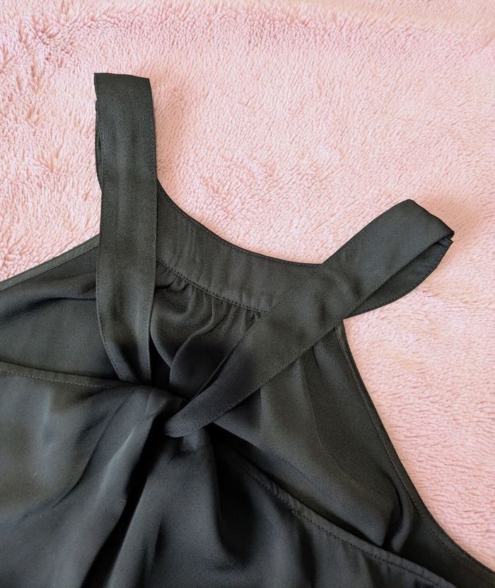 Joli haut épaules découvertes satin noir ras de coup taille 40 comme neuf - photo numéro 4