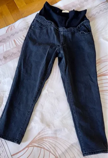 Pantalon noir de grossesse