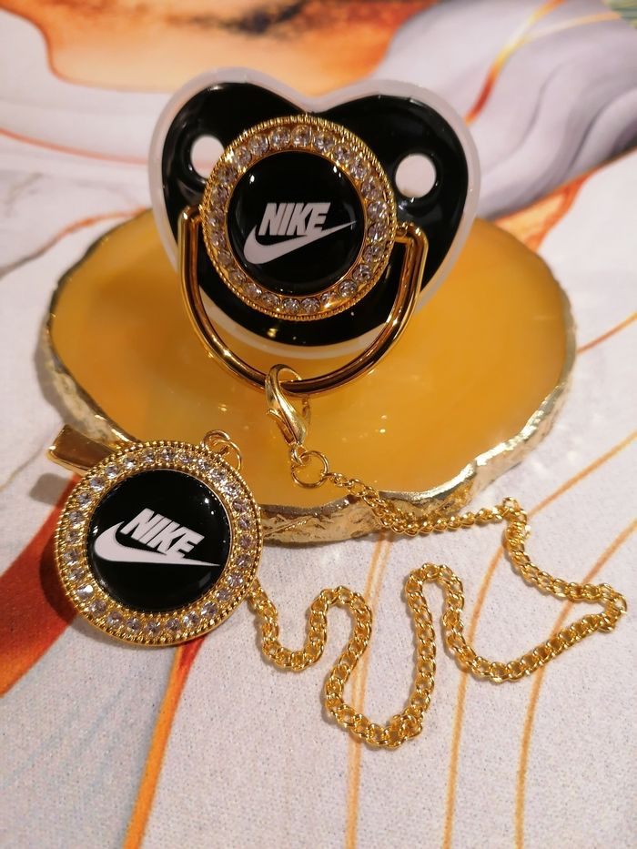 Tétine Nike
