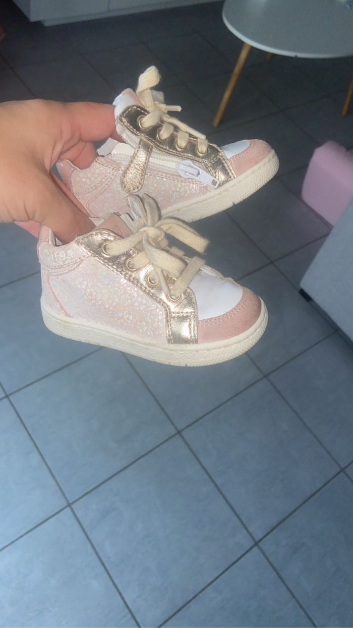 Chaussures taille 20 - photo numéro 2