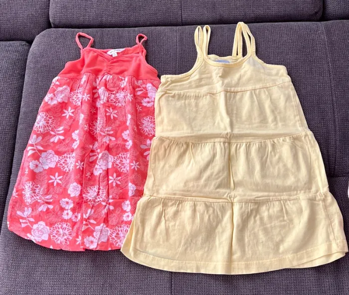 Lot de vêtements fille 4 ans - photo numéro 2