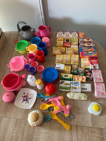 Lo de 84 pièces de dînette