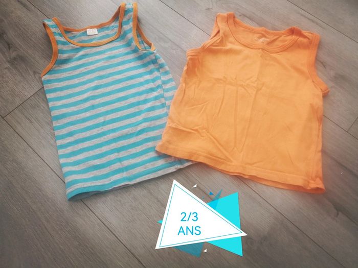 Débardeurs taille 2 / 3 ans 🔁