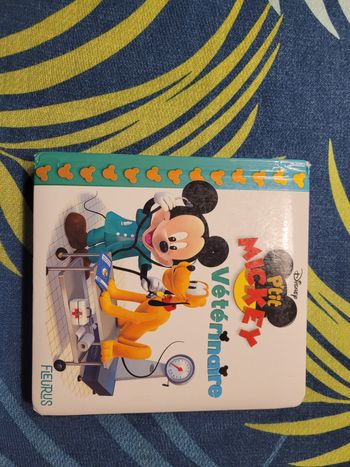 Livre p'tit mickey vétérinaire disney