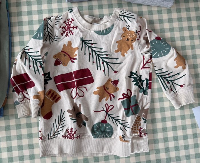 Lot de 14 sweats et 9 pantalons enfant taille 86/92cm - photo numéro 6