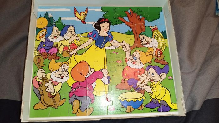 Puzzle en bois Blanche Neige 7 nains Walt Disney Snow White wood vintage Karnan - photo numéro 2