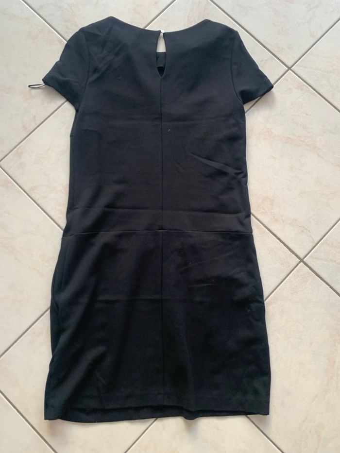 Robe noire - photo numéro 2