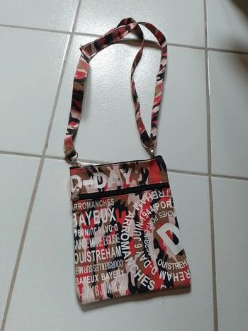 Besace rouge et noir camouflage D-DAY  Normandie