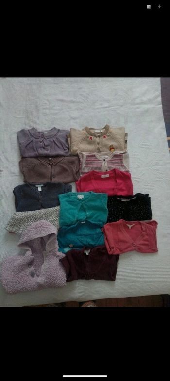Gros lot gilet fille 18 mois