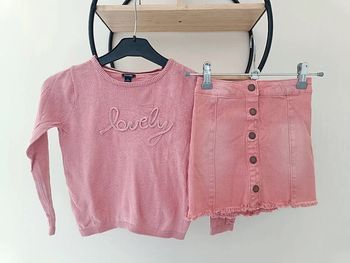 4 ans ensemble teeshirt Vertbaudet et jupe monoprix