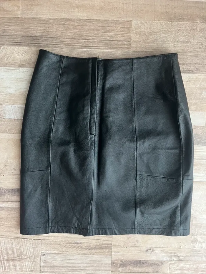 Jupe en cuir taille 40 - photo numéro 2
