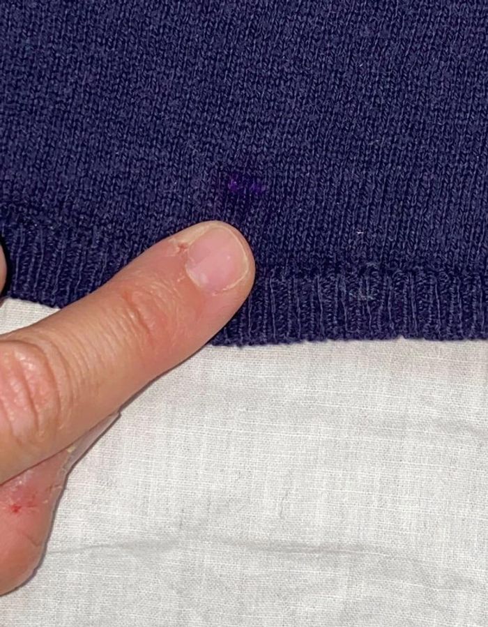 ensemble Bout'chou legging 36 mois, pull 3 ans porté, une petite tache en bas sur le pull - photo numéro 4