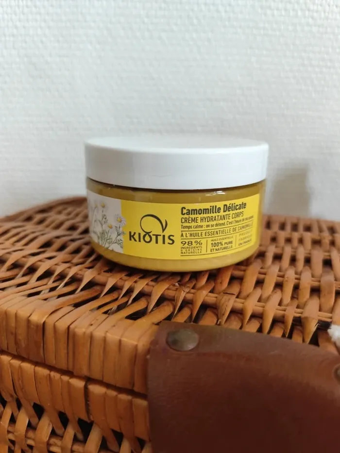 Crème hydratante corps a la camomille kiotis neuve