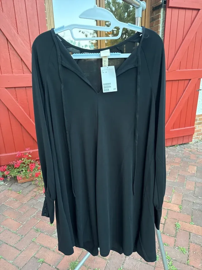 Très jolie robe h&m neuve avec étiquette taille overzixe