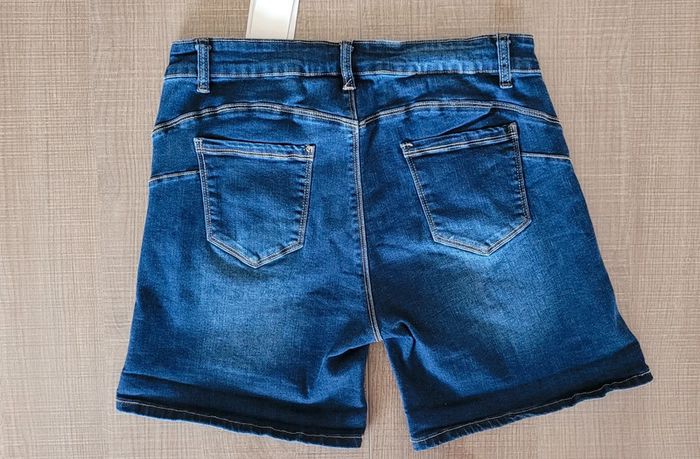 Lot 2 shorts neufs taille 42 - photo numéro 7