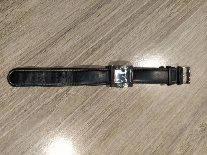 Montre femme noire - photo numéro 2