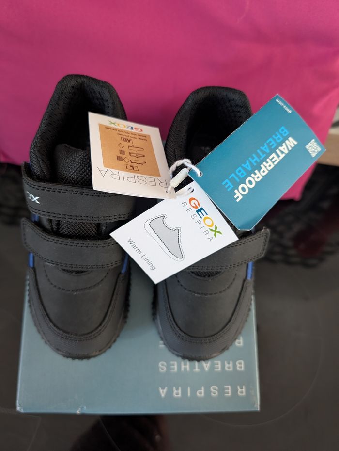 Chaussures montantes imperméables garçon. Taille 25. Neuf. Geox - photo numéro 4