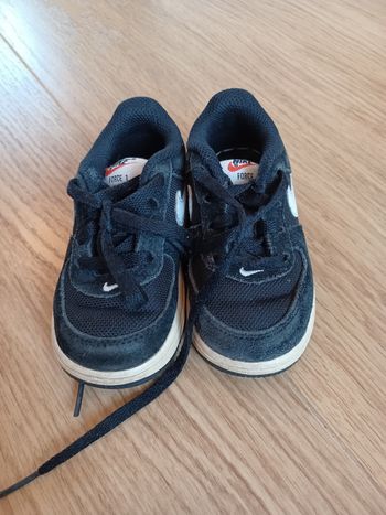 Baskets Nike, taille 22