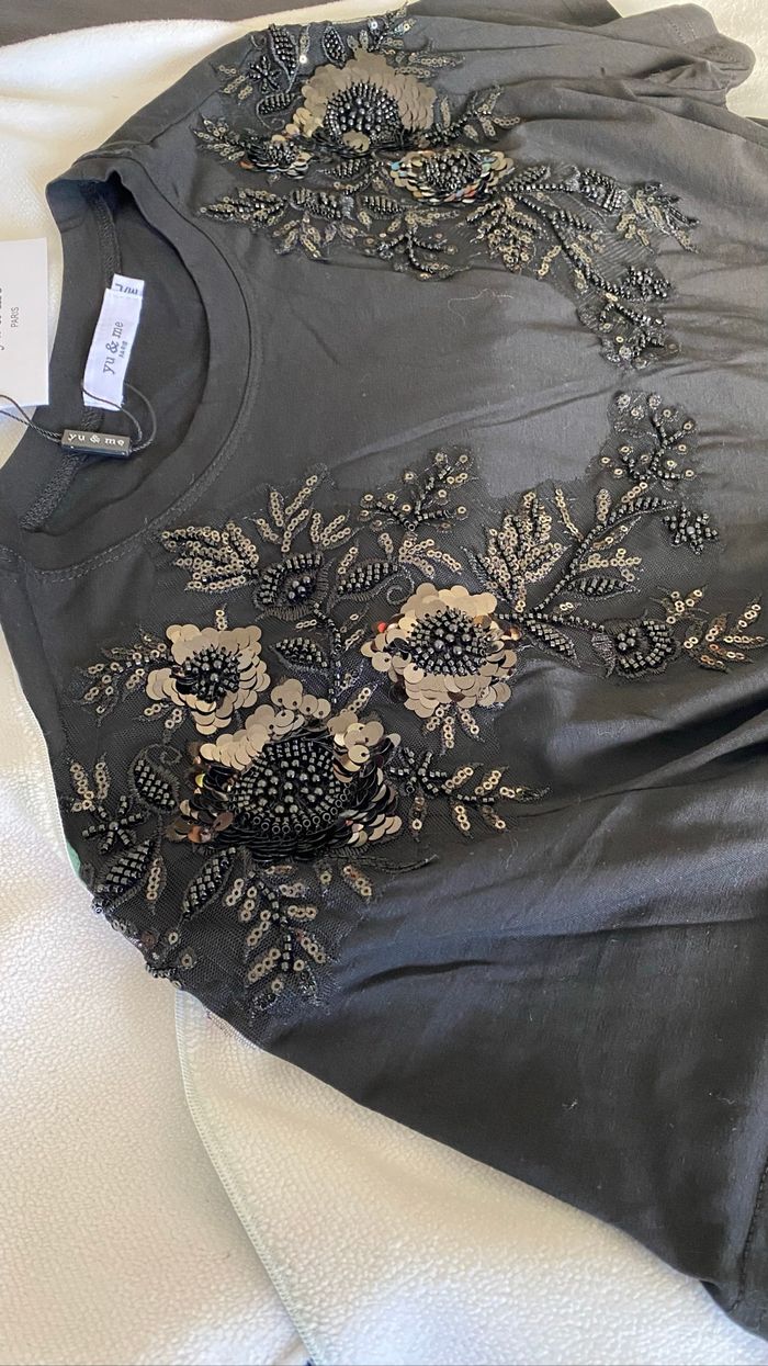 ✨ T-shirt femme– Neuf avec étiquette ✨ - photo numéro 3