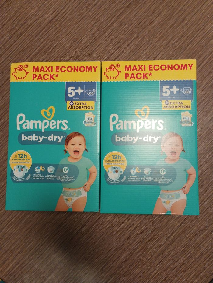 Couches Pampers taille 5+