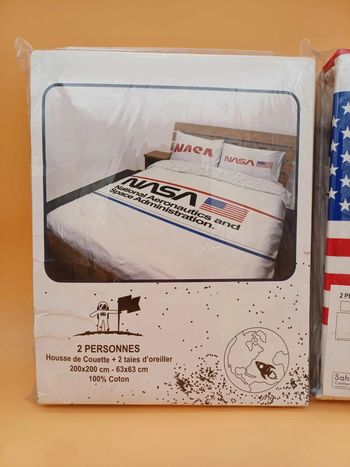 Parure de lit 2 personnes USA / Espace – Housse de couette + taies – 100% coton